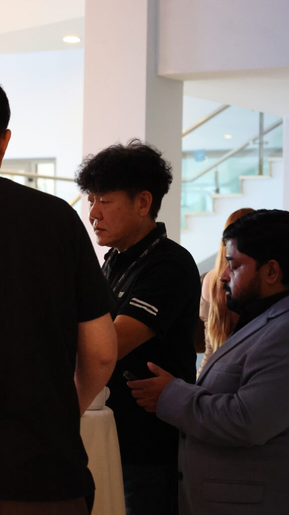 thumbnail of 0I5A5464