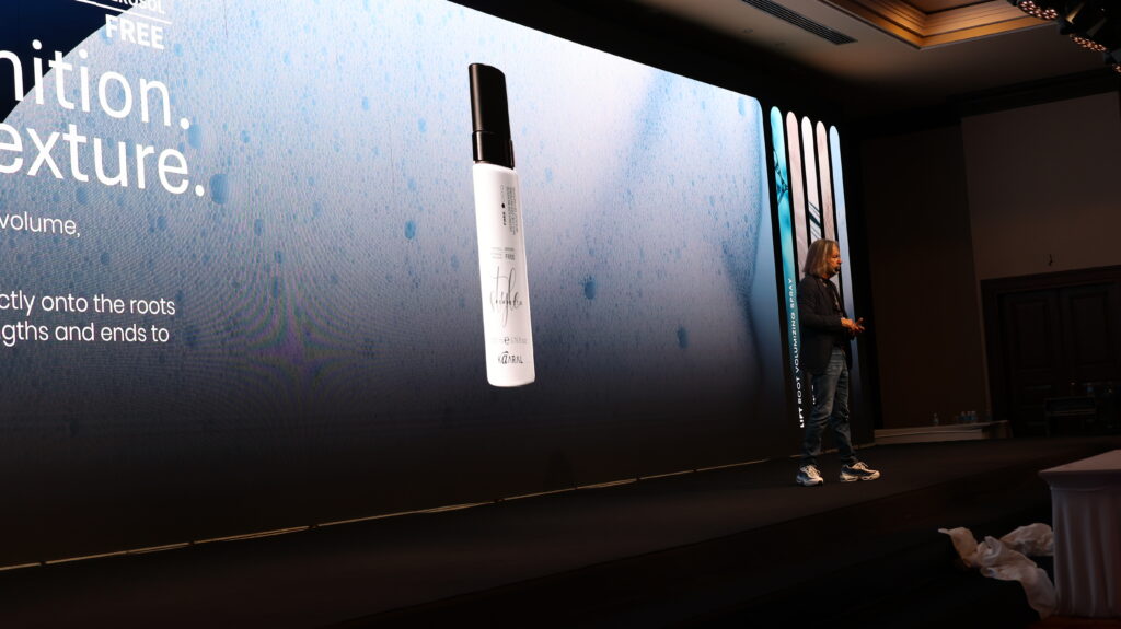 thumbnail of 0I5A5558